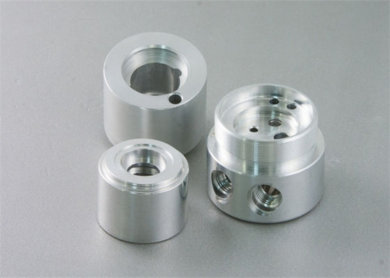 Anodisatie van aluminium CNC draaiende onderdelen Zilver CNC bewerking draaiende onderdelen Leveranciers
